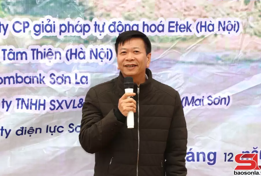 Lãnh đạo Báo Sơn La phát biểu tại buổi lễ.